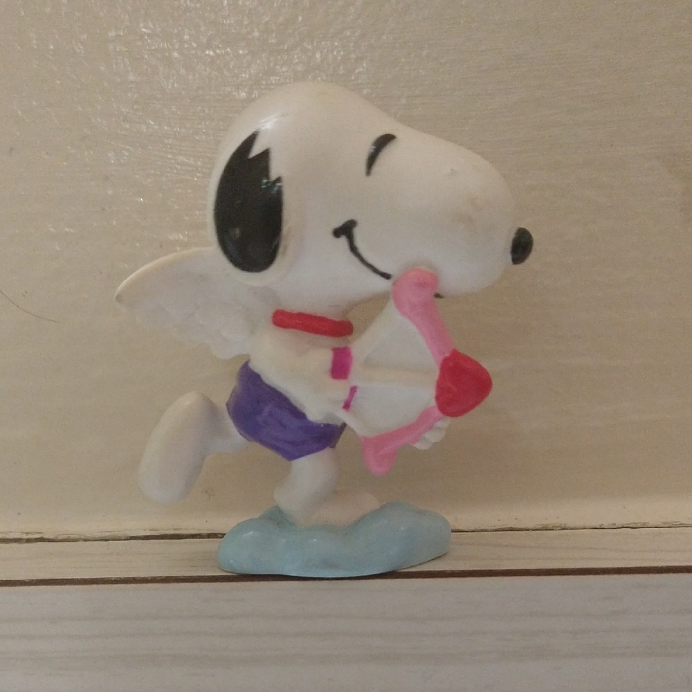Vintage Cupid Snoopy Valentine's Day PVC Figure